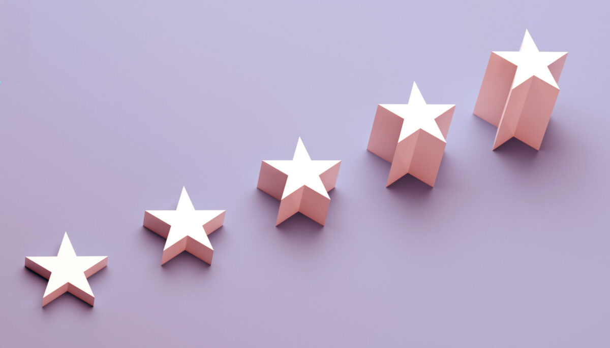 Five stars with an increasing rating on purple background.